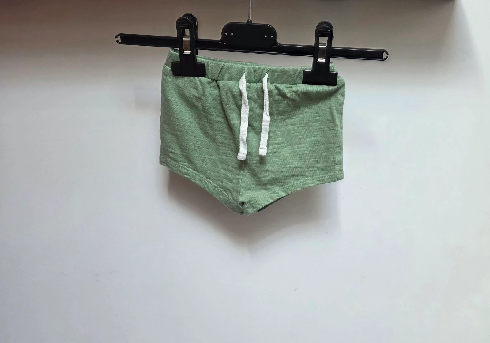 Short vert sauge en coton bio Kiabi Taille 3 mois 56-62 cm